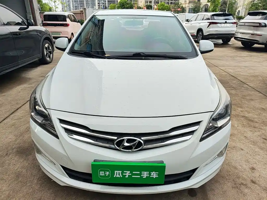 Hyundai Accent 2015 — фото 3