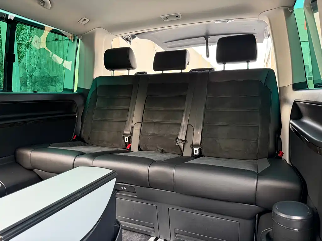 Volkswagen Multivan 2018 — фото 19