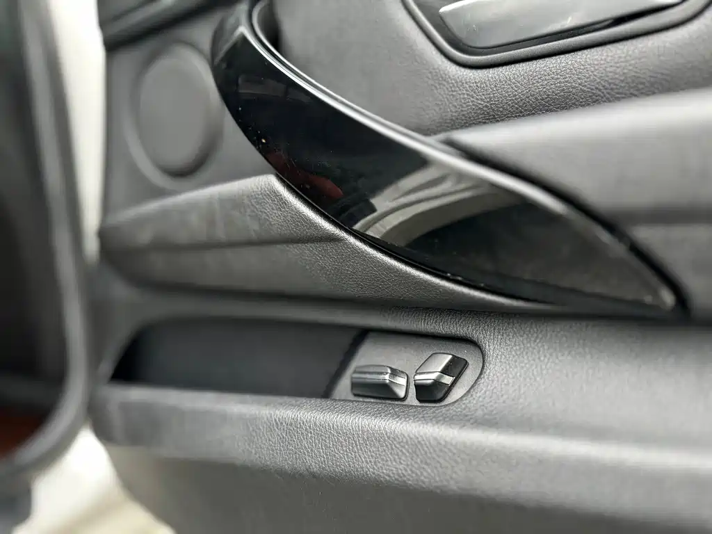 BMW 3 Series 2016 — фото 16