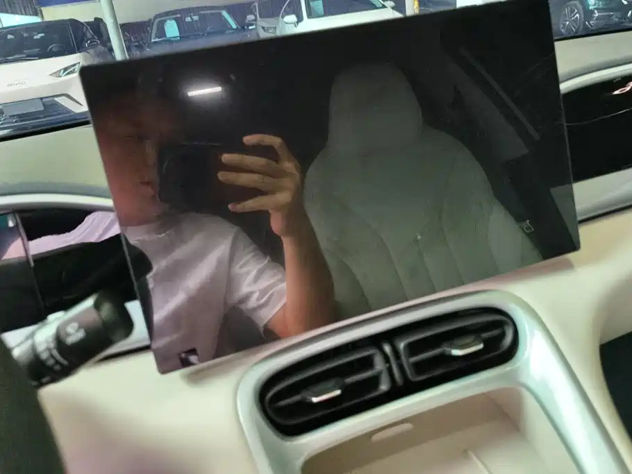 Geely Galaxy Starwish 2025 — фото 13