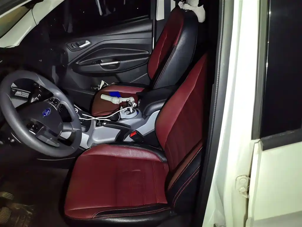 Ford Kuga 2015 — фото 11