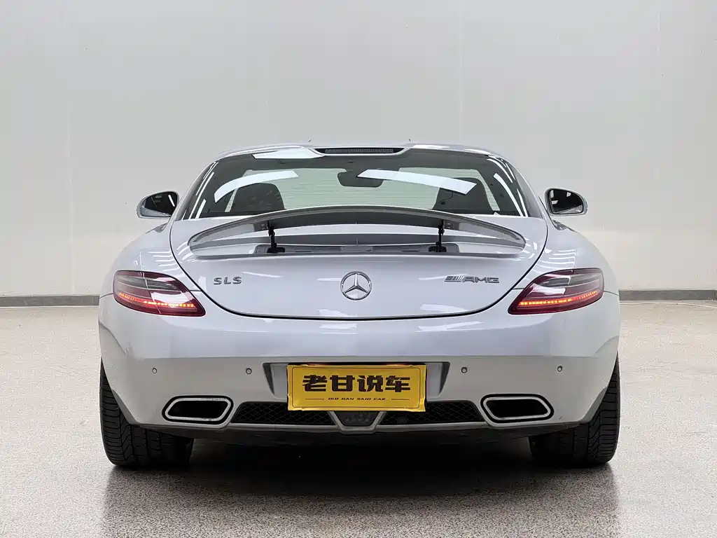 Mercedes-Benz SLS AMG 2011 — фото 13
