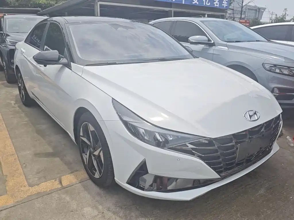 Hyundai Elantra 2021 — фото 3