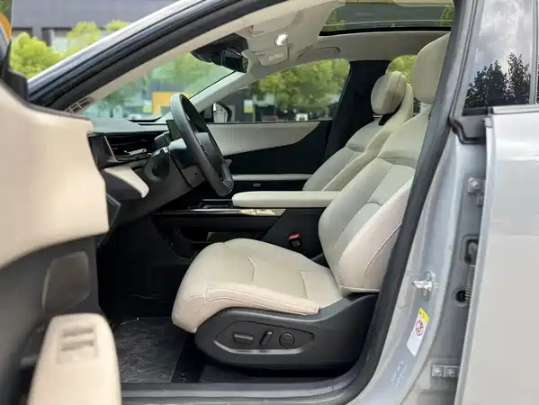Mazda EZ-60 2025