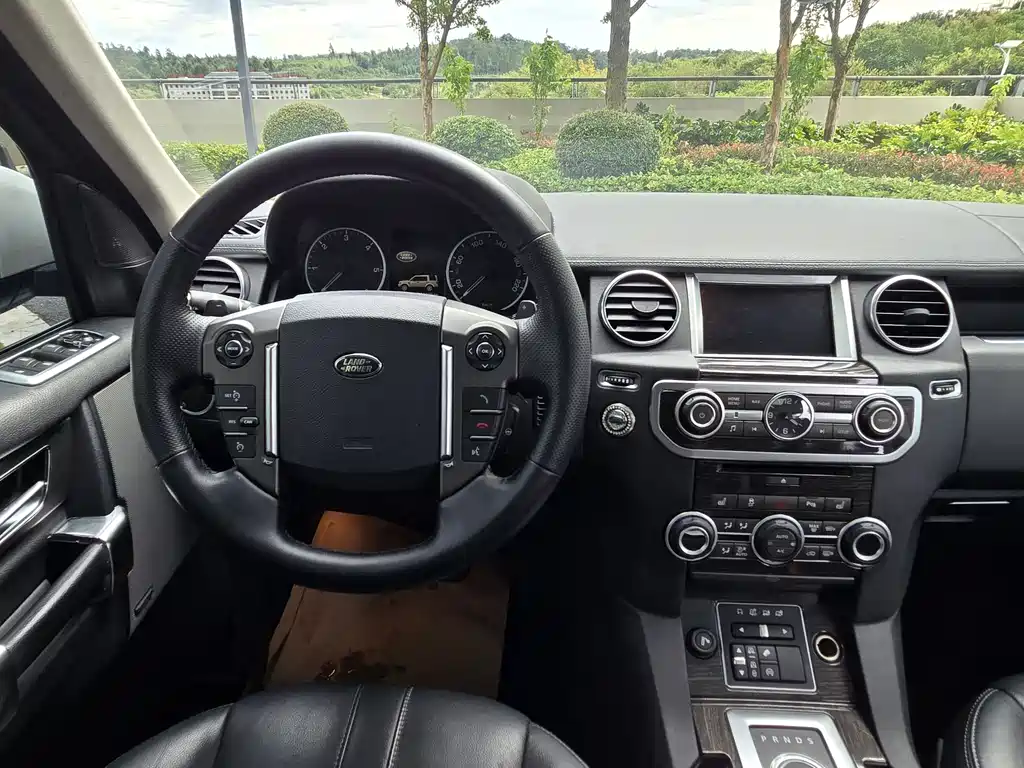 Land Rover Discovery 2014 — фото 10