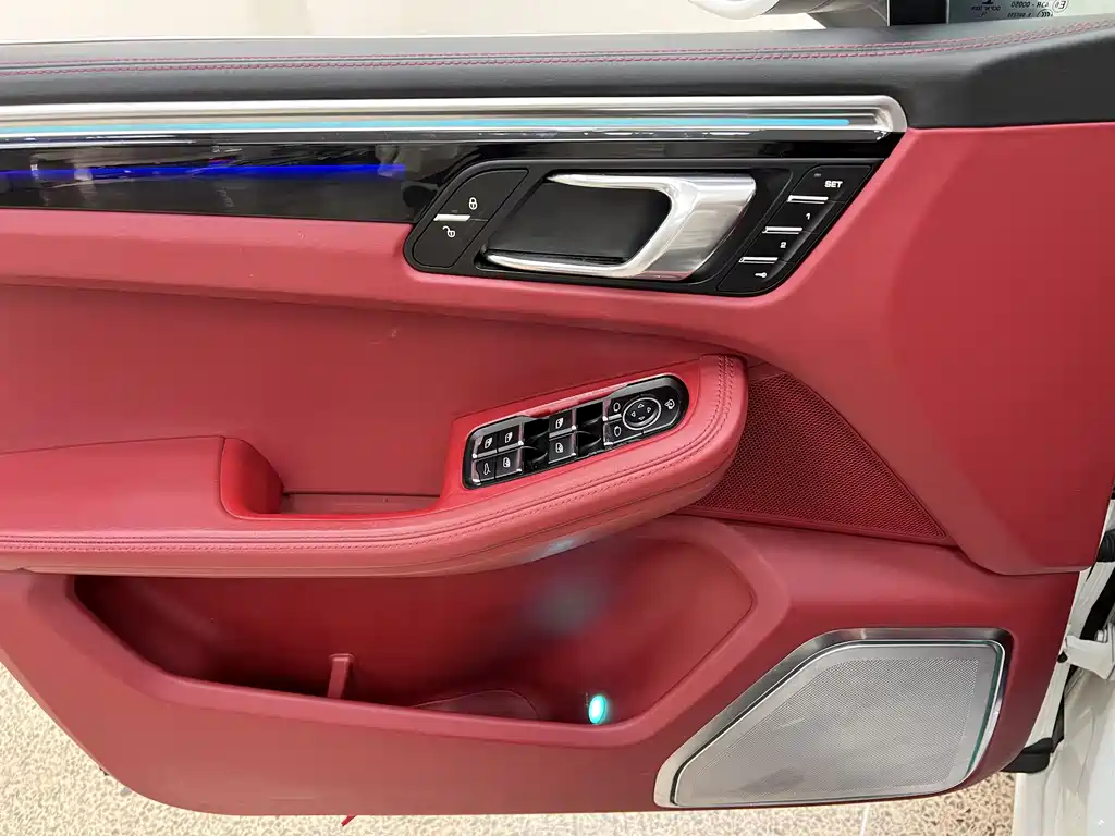 Porsche Macan 2015 — фото 12