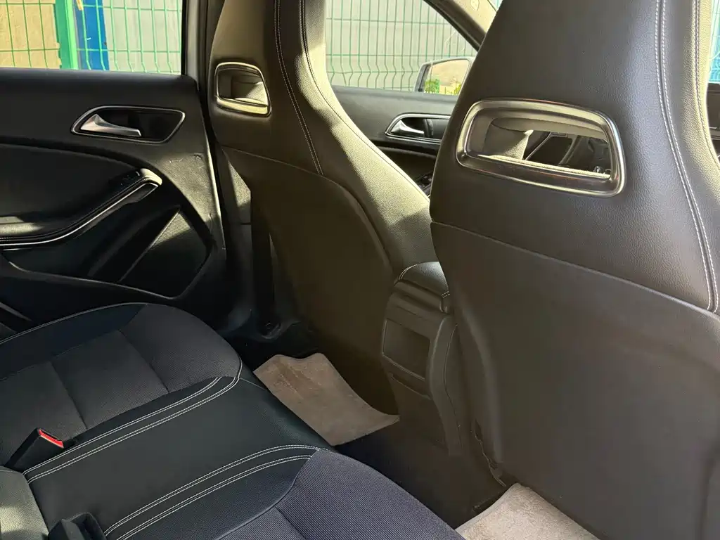 Mercedes-Benz A-Class 2015 — фото 14