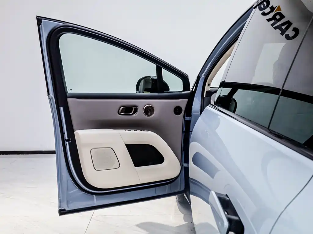 Li Auto i8 2025 — фото 30