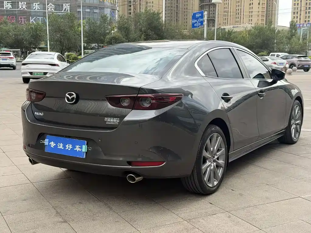 Mazda 3 Axela 2021 — фото 9