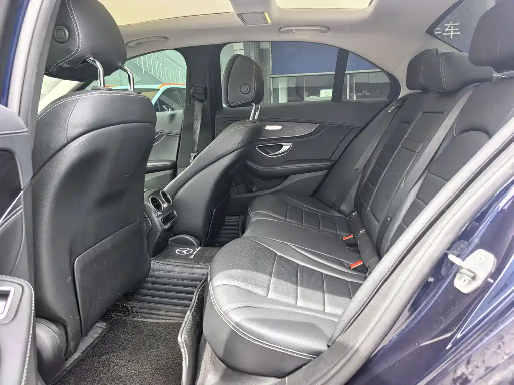 Mercedes-Benz C-Class 2019 — фото 12