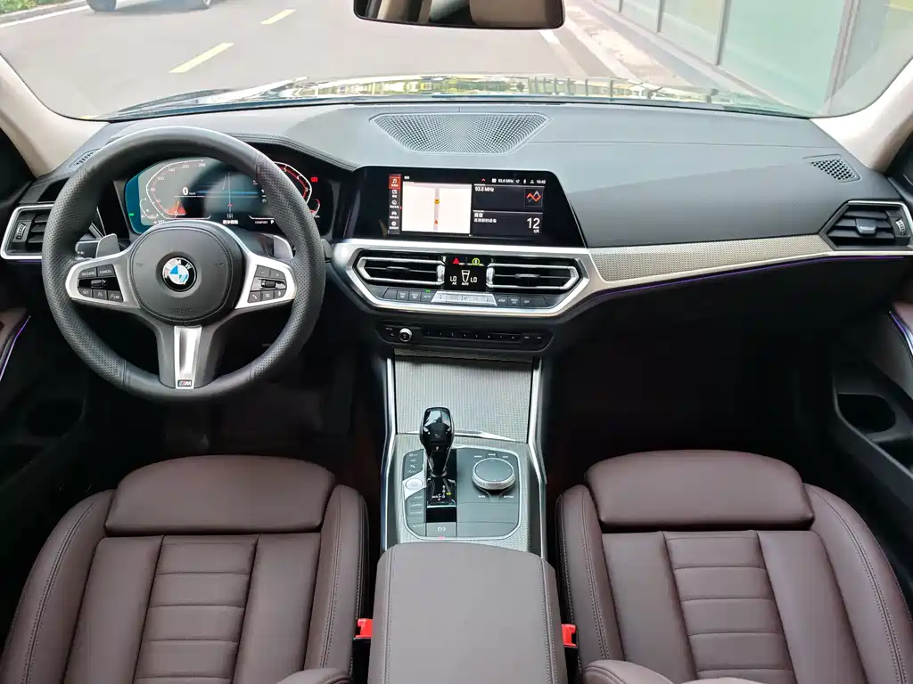BMW 3 Series 2021 — фото 24