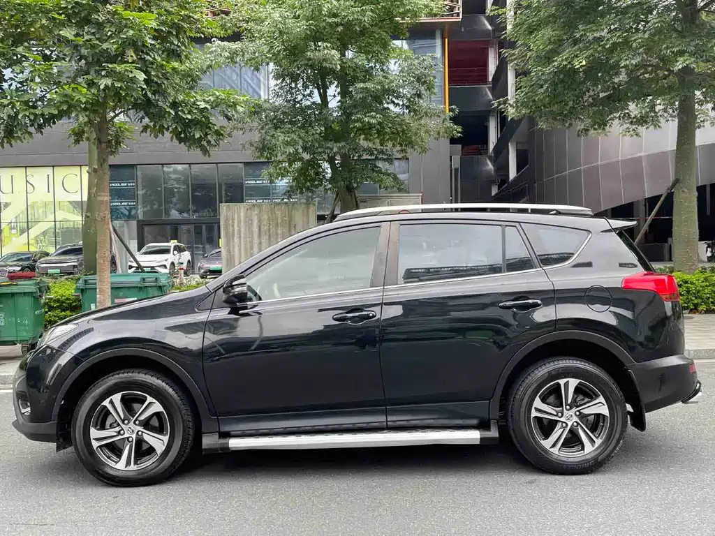 Toyota RAV4 2016 — фото 6