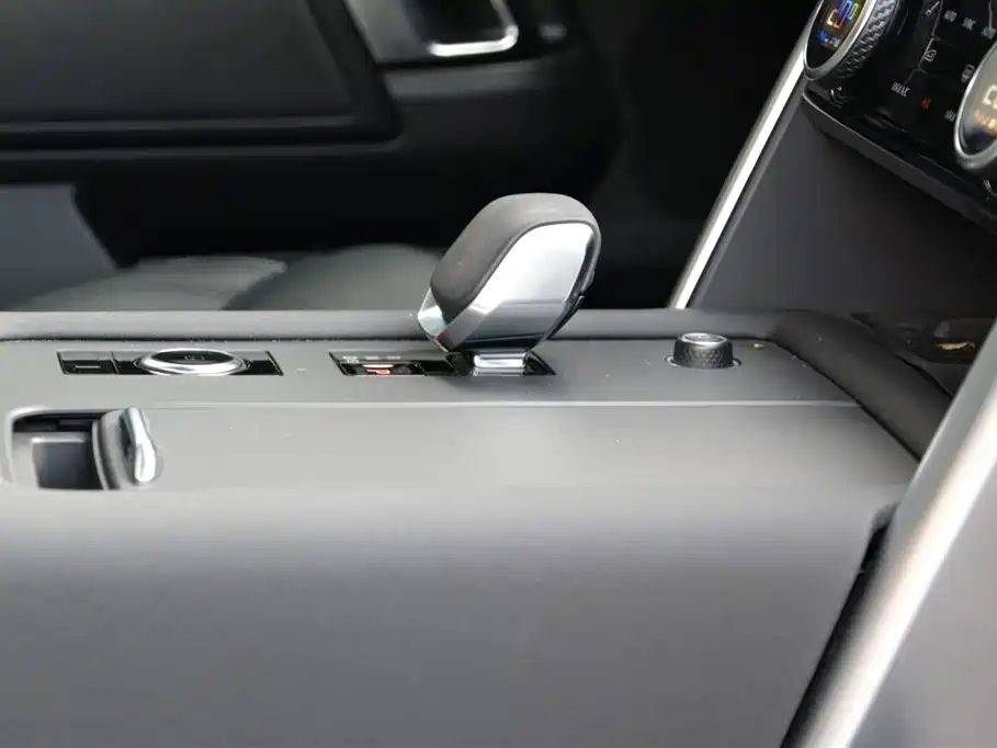 Land Rover Discovery 2025 — фото 20