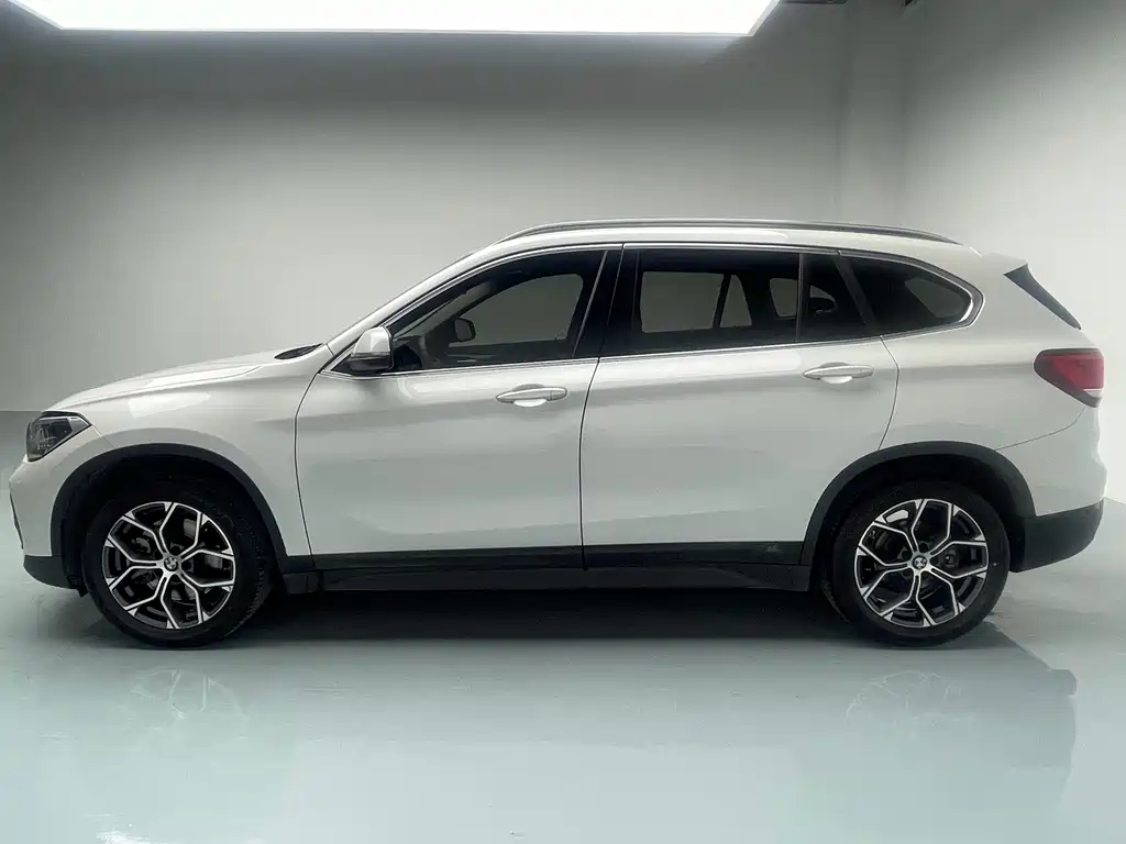 BMW X1 2021 — фото 2