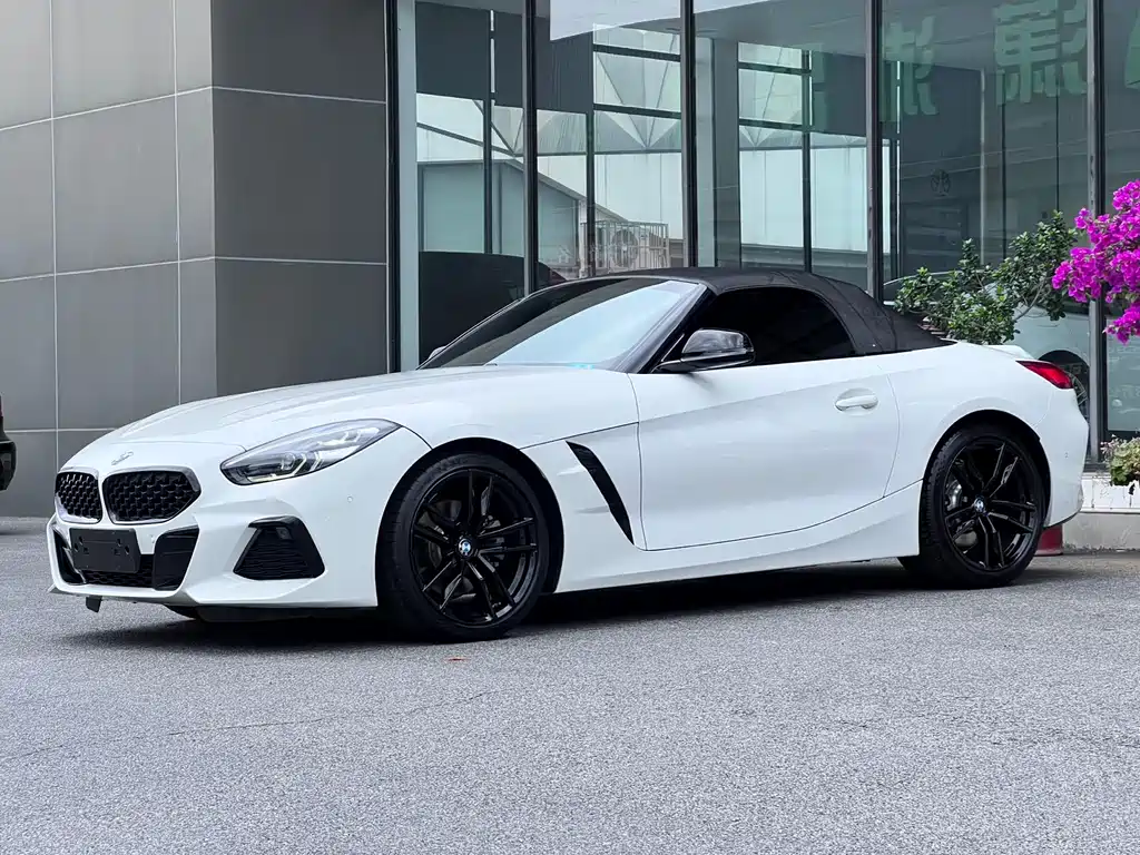 BMW Z4 2022 — фото 1