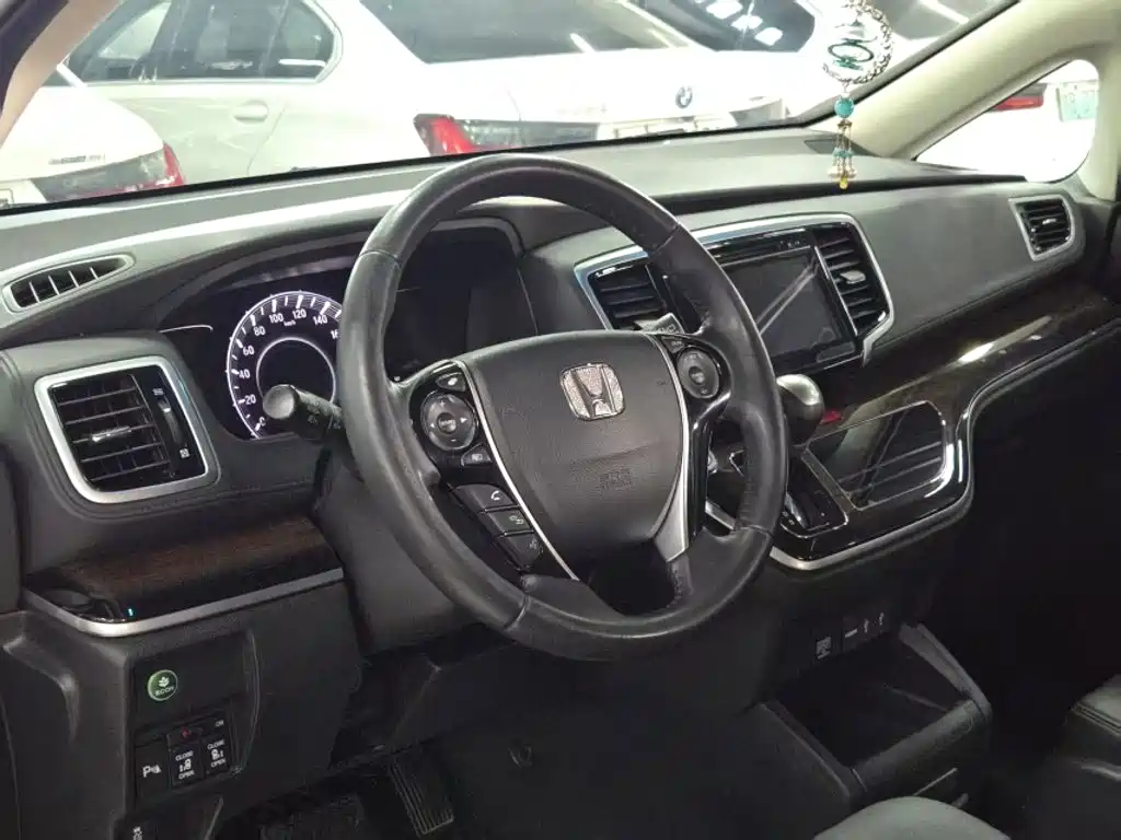 Honda Odyssey 2018 — фото 17