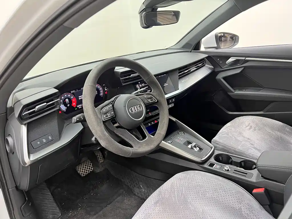 Audi A3 2023 — фото 14