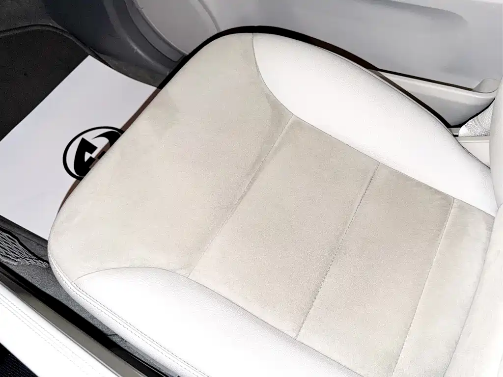Mercedes-Benz M-Class 2011 — фото 17