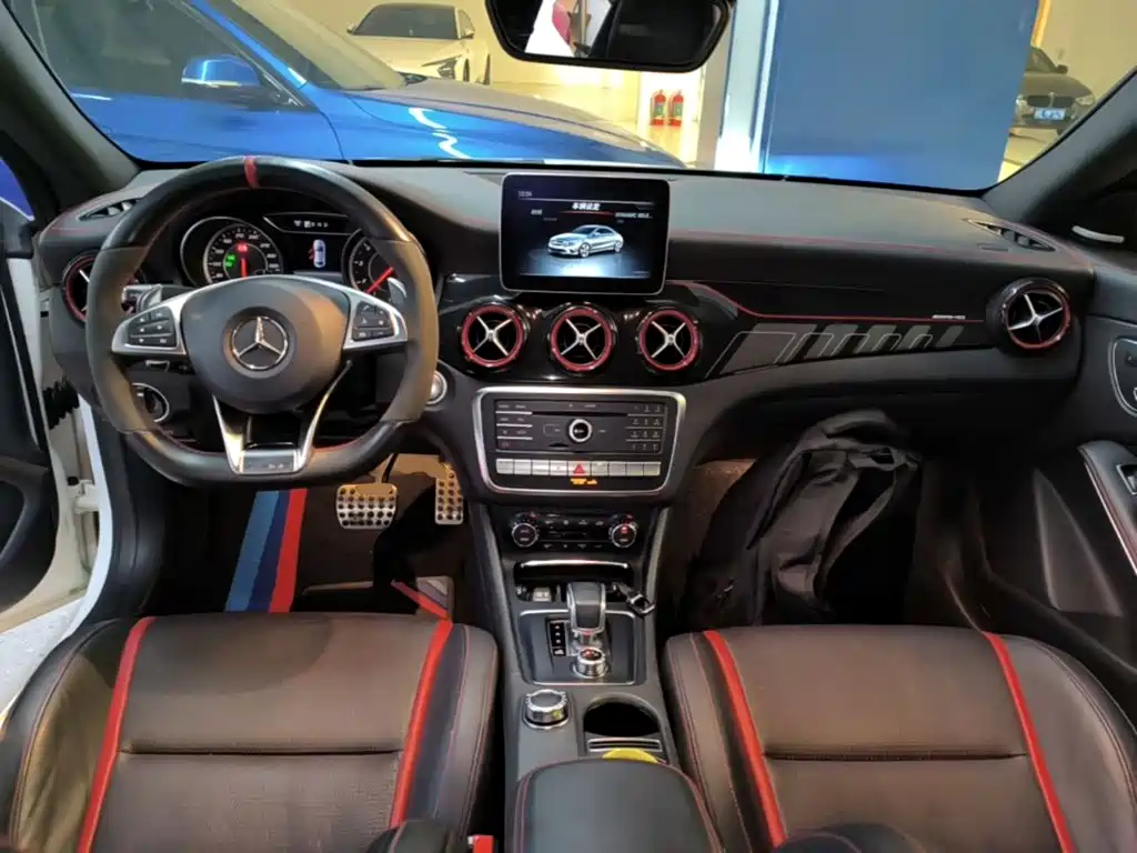 Mercedes-Benz CLA AMG 2018 — фото 10