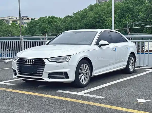 Audi A4L 2020