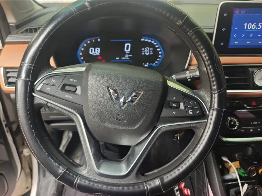 Wuling Hongguang S3 2017 — фото 15
