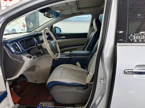 Buick GL8 2014