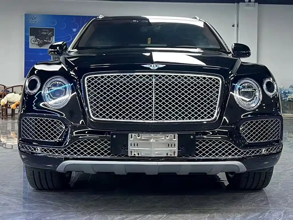 Bentley Bentayga 2019 — фото 1