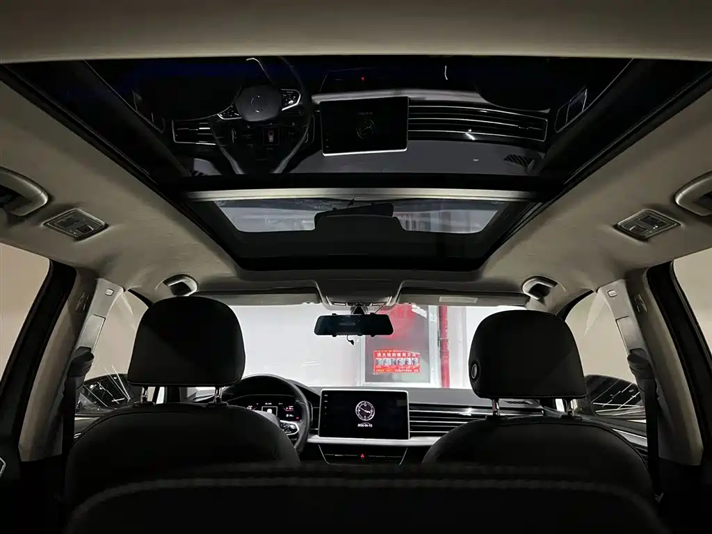 Volkswagen Tiguan L 2022 — фото 12