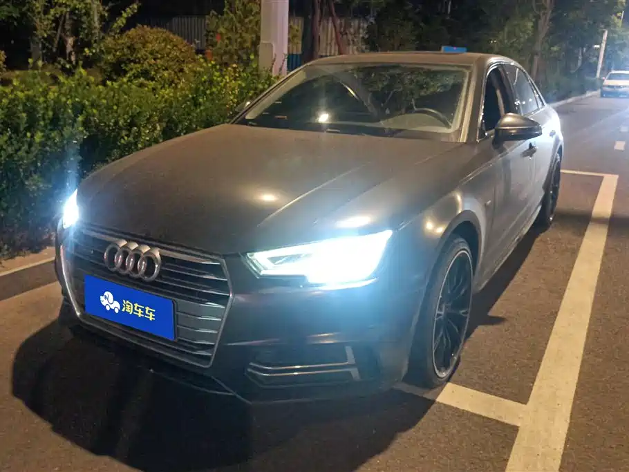 Audi A4L 2018 — фото 1