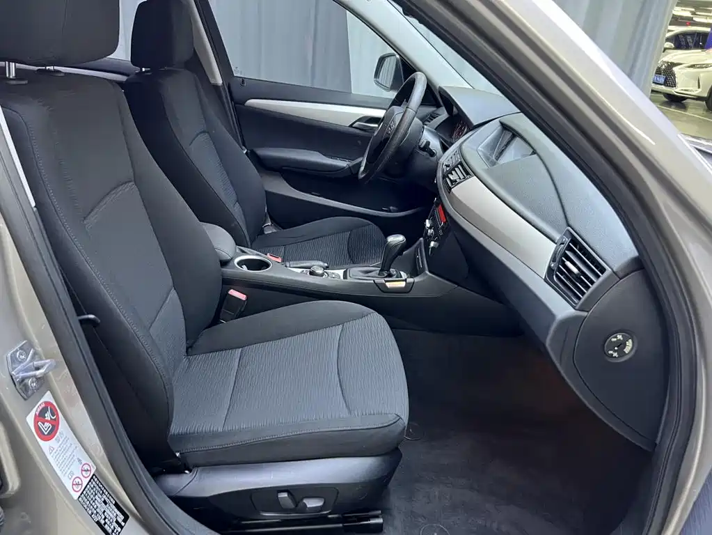 BMW X1 2014 — фото 13