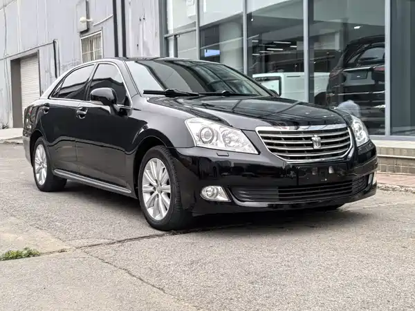 Toyota Crown 2010