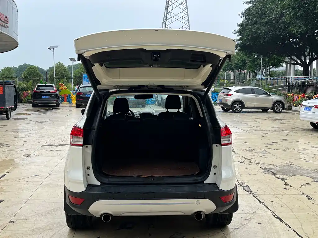 Ford Kuga 2016 — фото 22