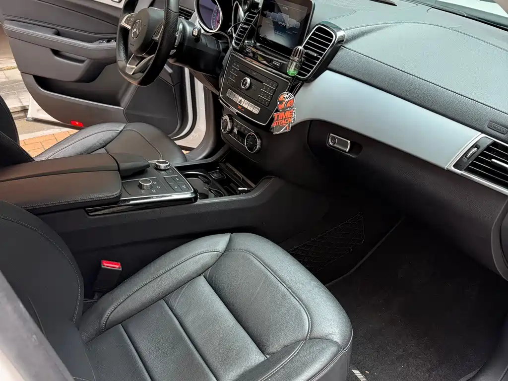 Mercedes-Benz GLE AMG 2017 — фото 9
