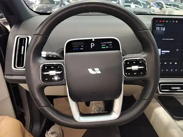Li Auto L6 2024
