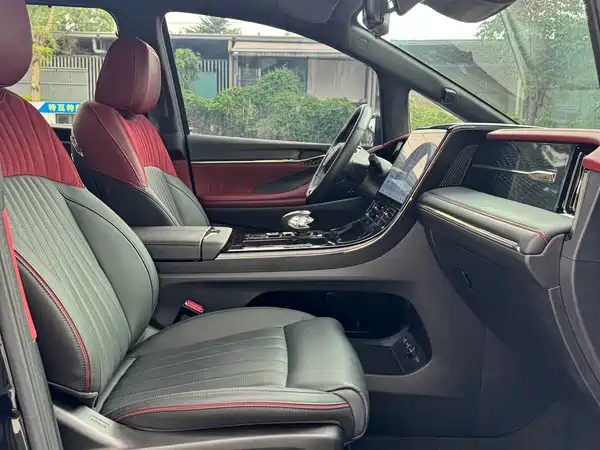 GAC Trumpchi M8 2023