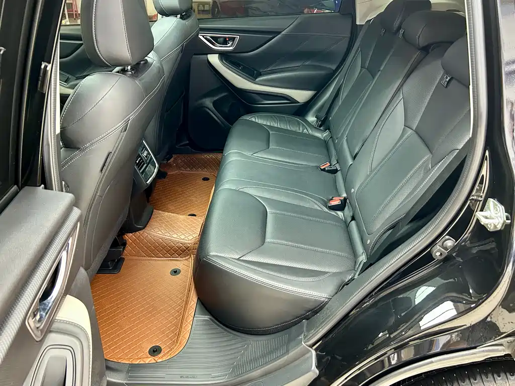 Subaru Forester 2023 — фото 11
