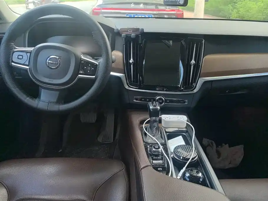 Volvo S90 2019 — фото 16