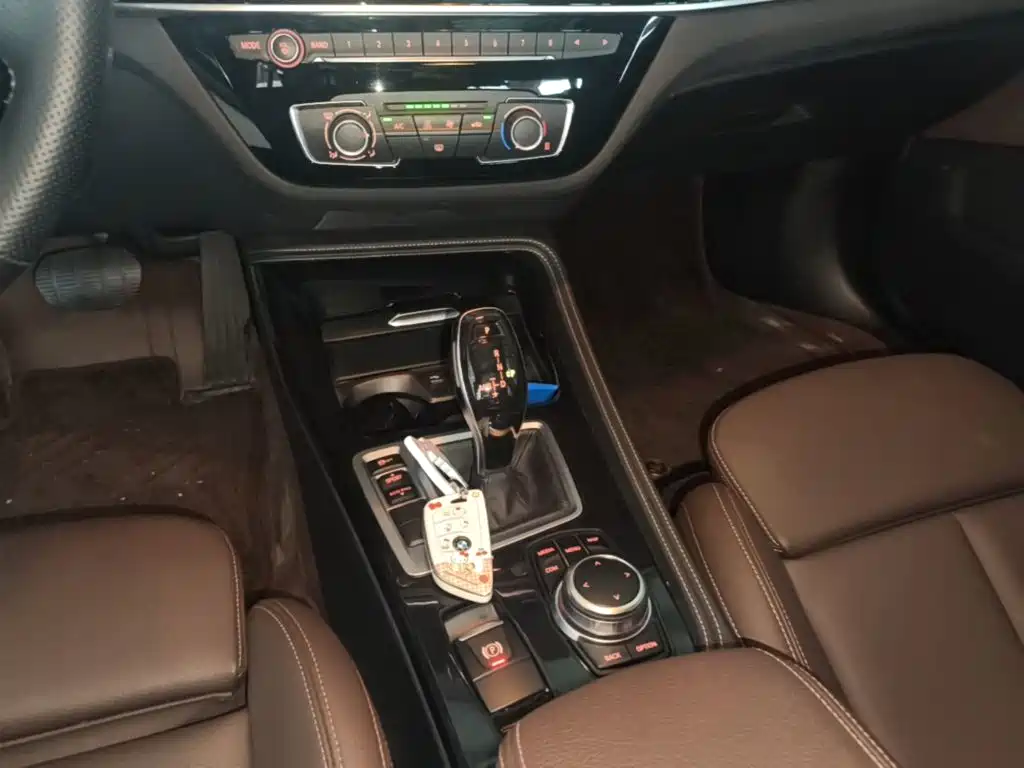 BMW 1 Series 2023 — фото 14