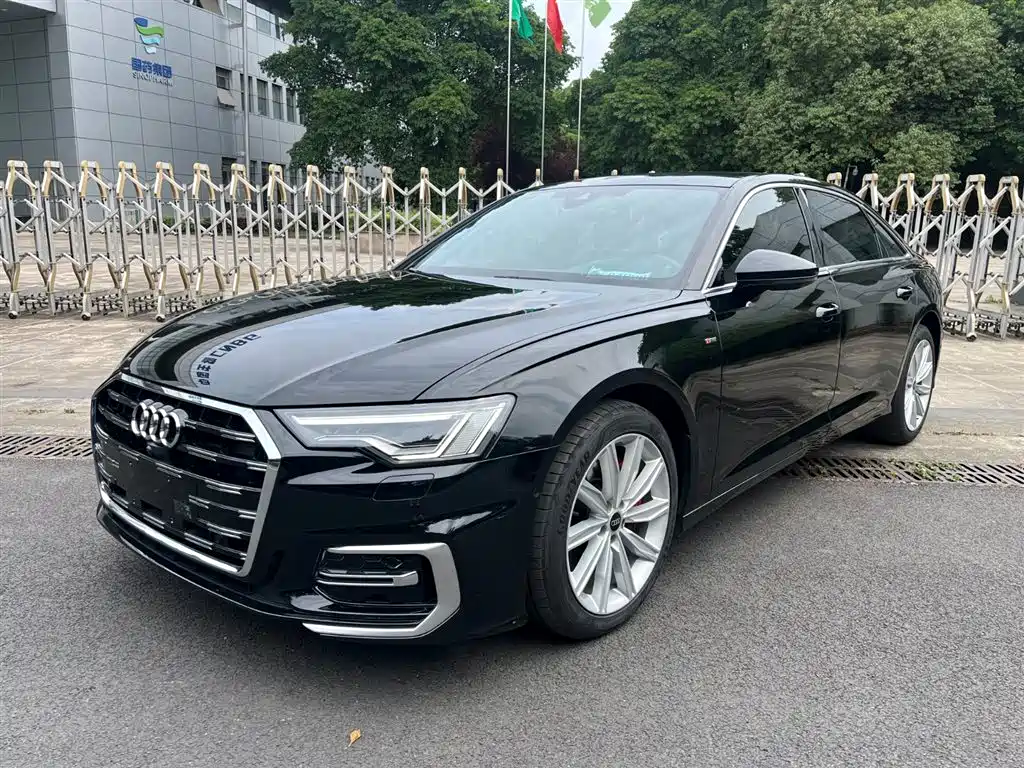 Audi A6L 2025 — фото 1
