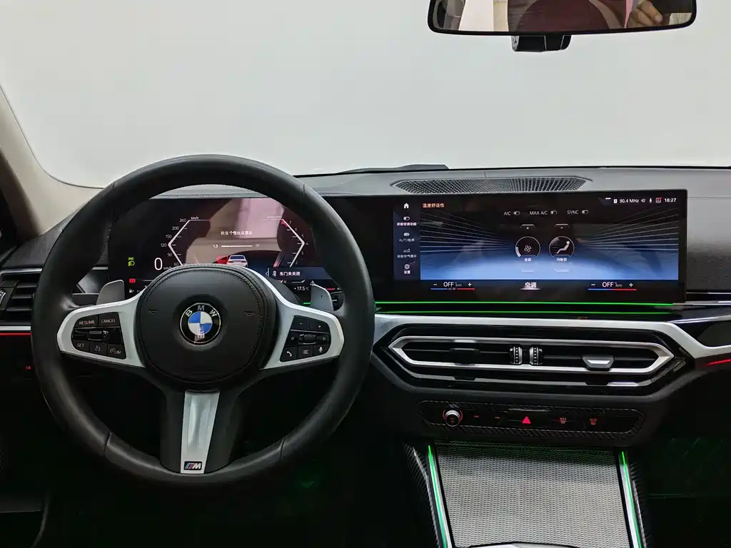 BMW 3 Series 2023 — фото 11