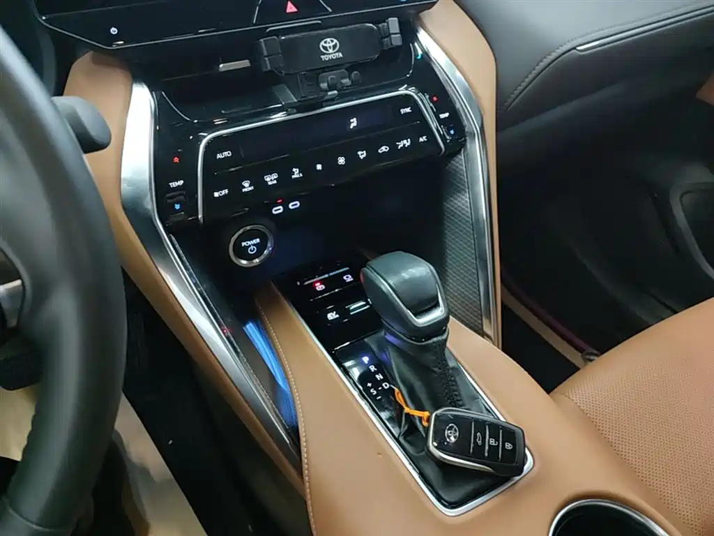 Toyota Venza 2023 — фото 14