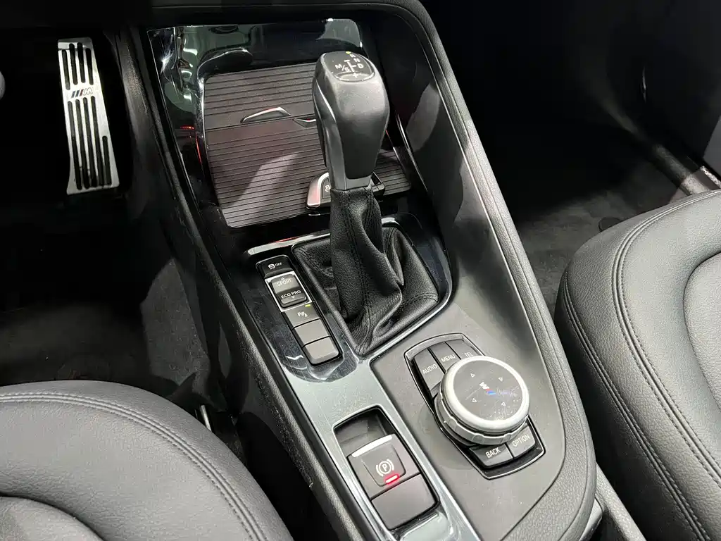 BMW X1 2017 — фото 12