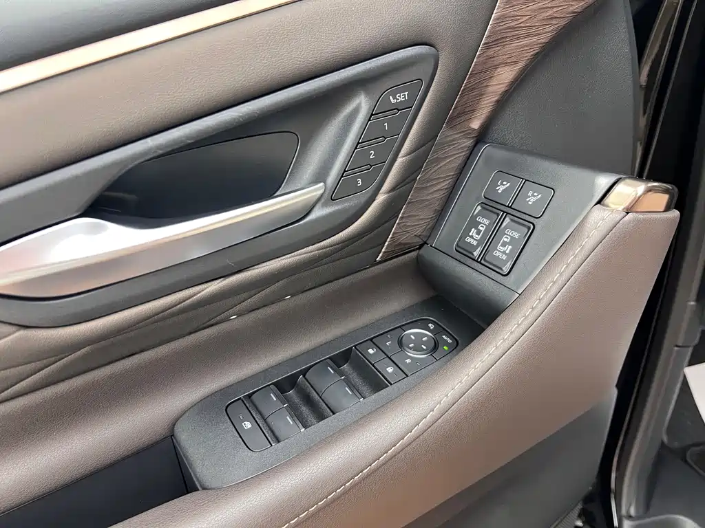 Toyota Alphard 2025 — фото 16
