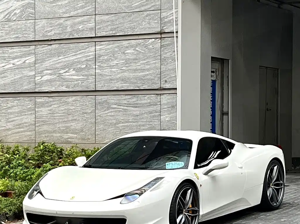Ferrari 458 2013 — фото 1