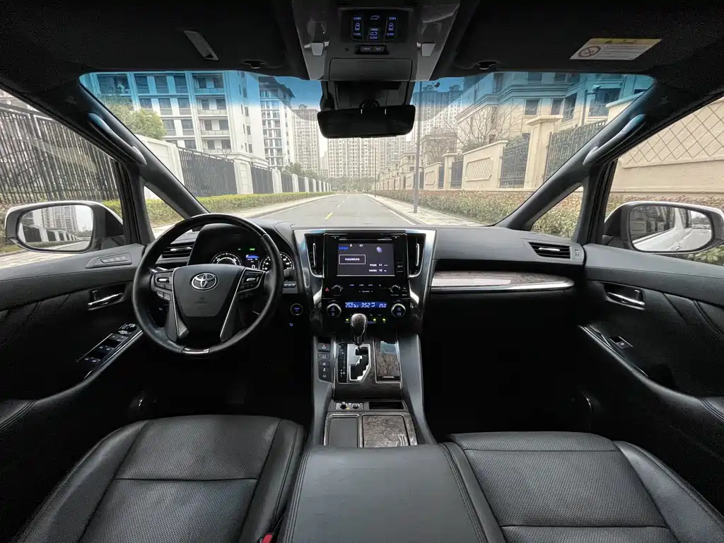 Toyota Vellfire 2020 — фото 15