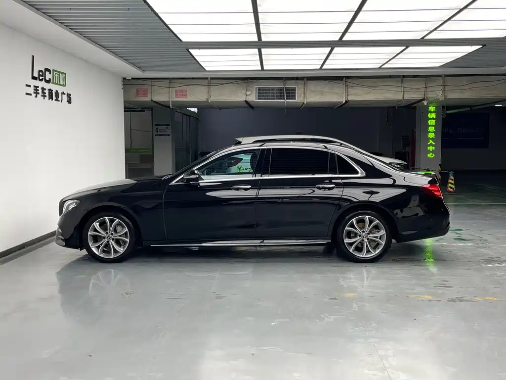 Mercedes-Benz E-Class 2020 — фото 18