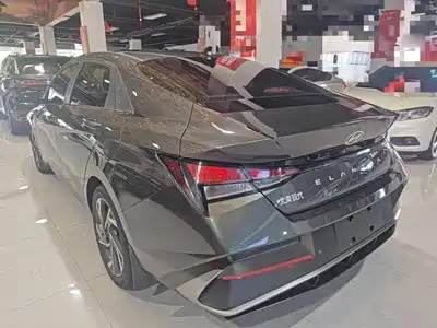 Hyundai Elantra 2025