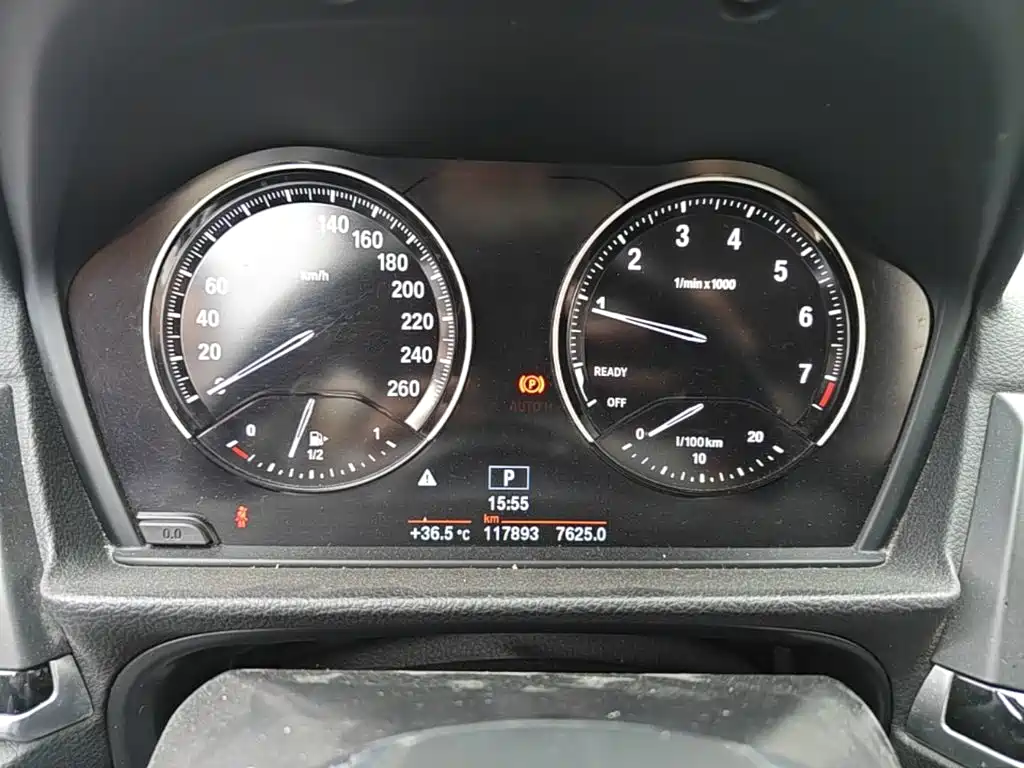 BMW 1 Series 2018 — фото 12