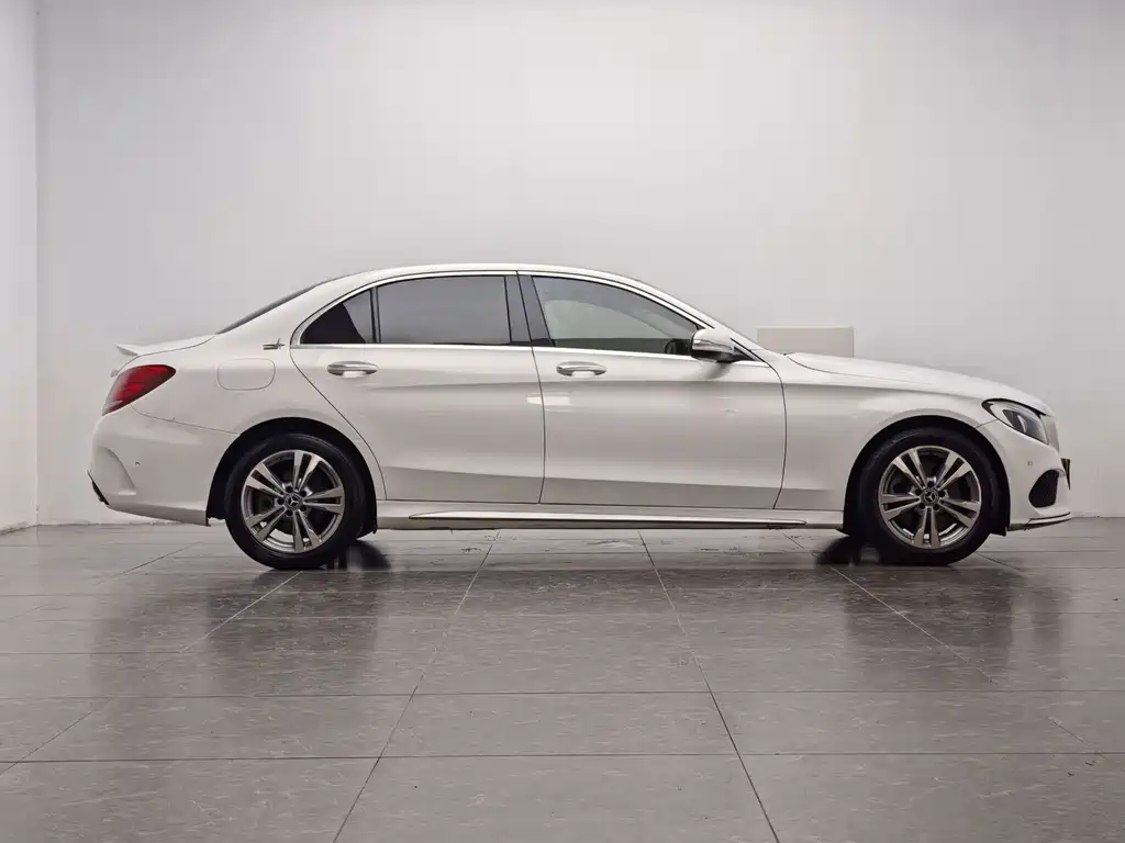 Mercedes-Benz C-Class 2018 — фото 11