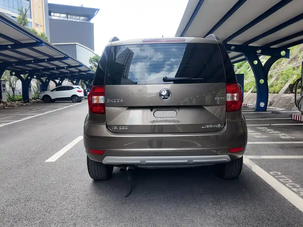 Skoda Yeti 2018 — фото 20